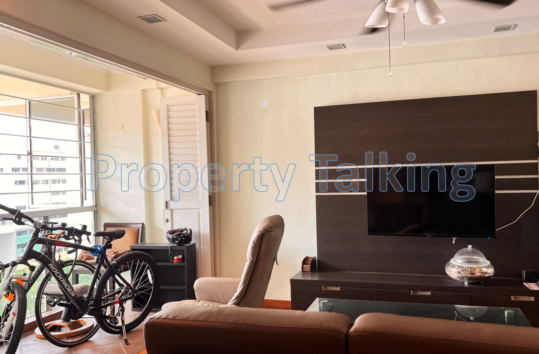 Living room balcony at 498M Executive Maisioette Tampines